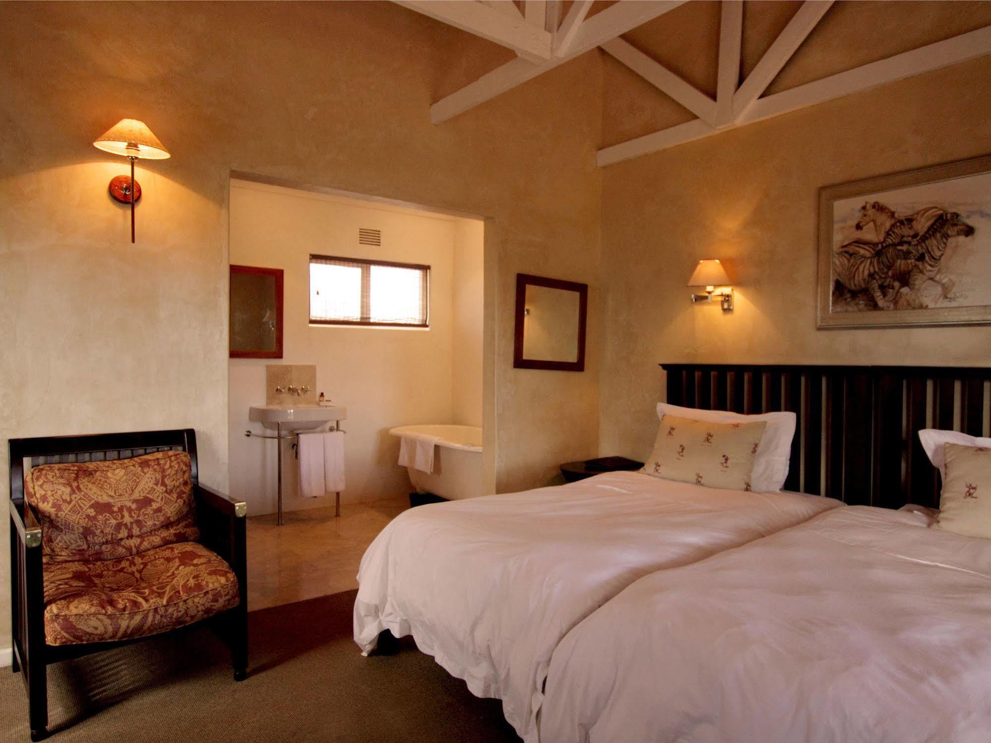 Leeuwenbosch Country House - Amakhala Game Reserve Exterior photo